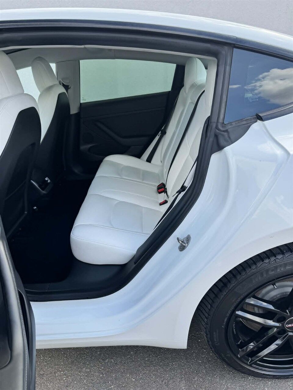 Billede af Tesla Model 3 EL Standard Range Plus 325HK Aut.