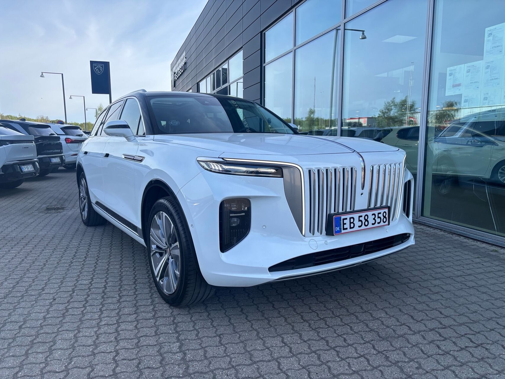 Billede af Hongqi E-HS9 EL Premium 4x4 551HK 5d Aut.