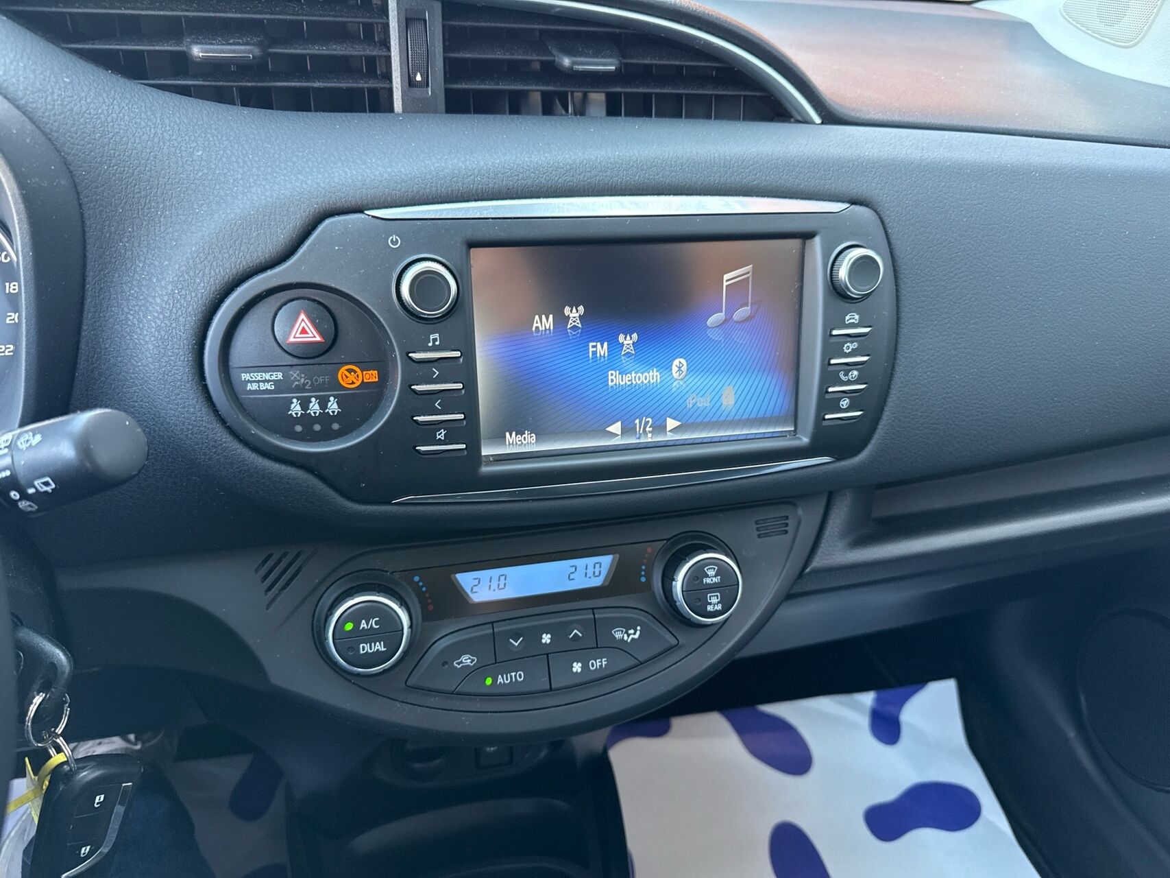 Billede af Toyota Yaris 1,5 Hybrid H2 Exclusive E-CVT 100HK 5d Trinl. Gear
