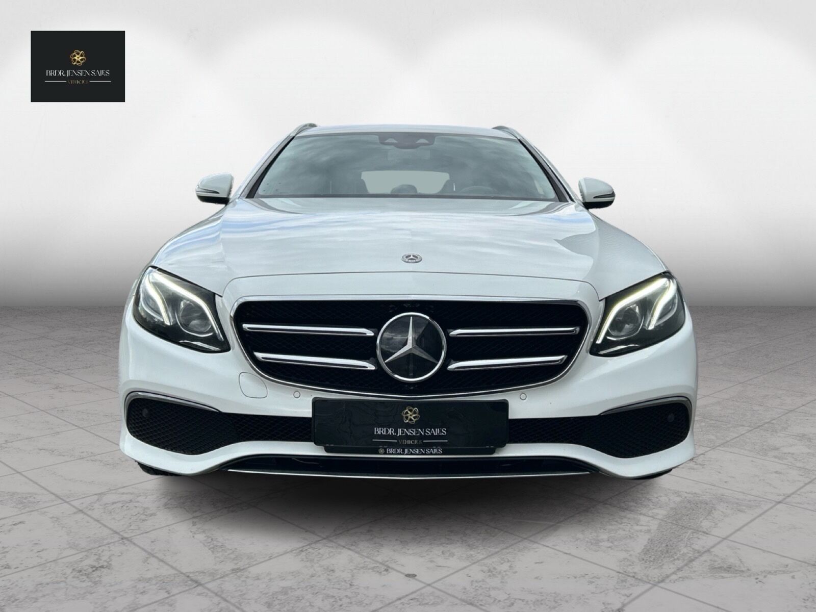Billede af Mercedes-Benz E300 de T 2,0 Plugin-hybrid 9G-Tronic 306HK Stc Aut.