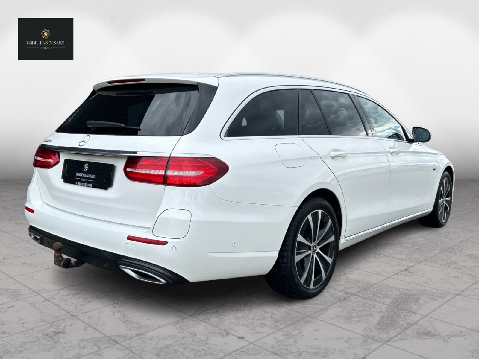 Billede af Mercedes-Benz E300 de T 2,0 Plugin-hybrid 9G-Tronic 306HK Stc Aut.