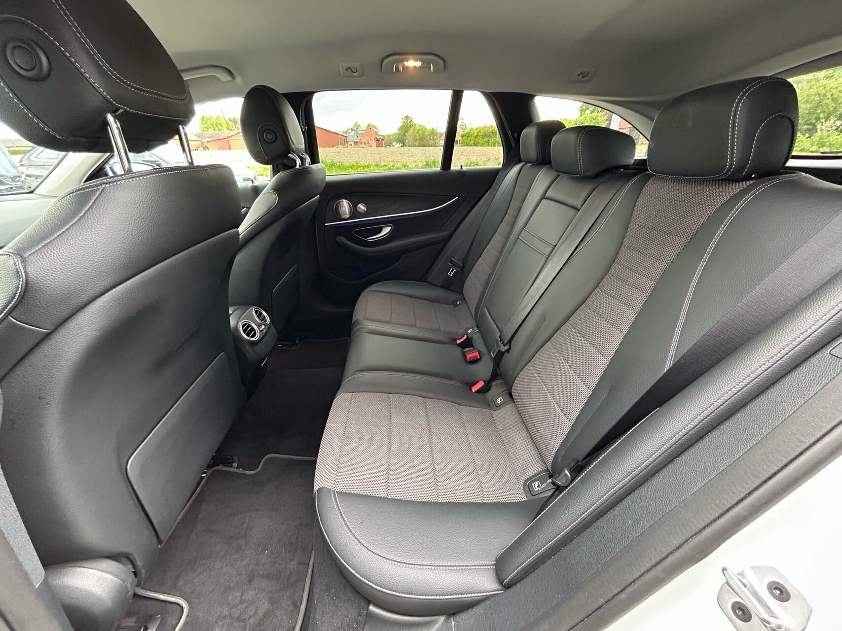 Billede af Mercedes-Benz E300 de T 2,0 Plugin-hybrid 9G-Tronic 306HK Stc Aut.