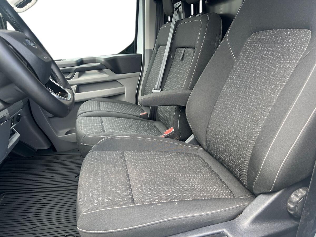 Billede af Ford Transit Custom 320 L2H1 2,5 Plugin-hybrid Trend CVT 233HK Van Trinl. Gear