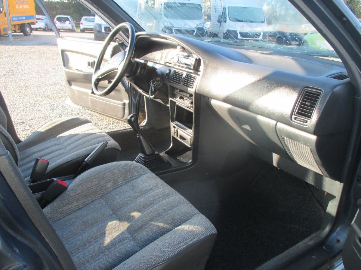 Billede af Toyota Corolla 1300 1,3 XLi S 82HK 5d