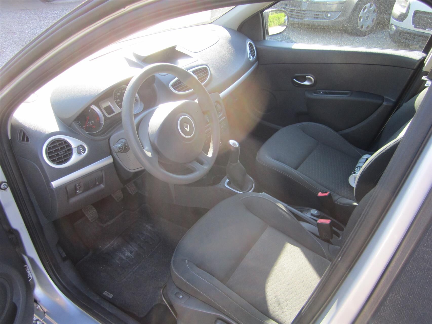Billede af Renault Clio 1,2 16V Pack 75HK 5d