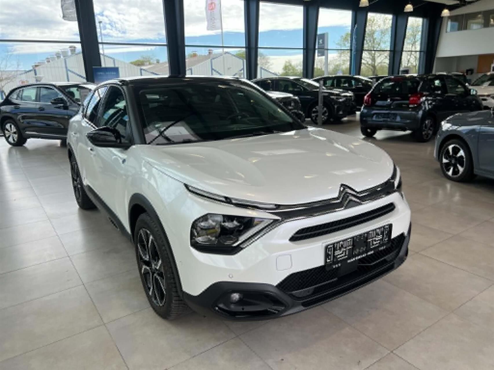 Billede af Citroën e-C4 EL Shine Ltd. 136HK 5d Aut.