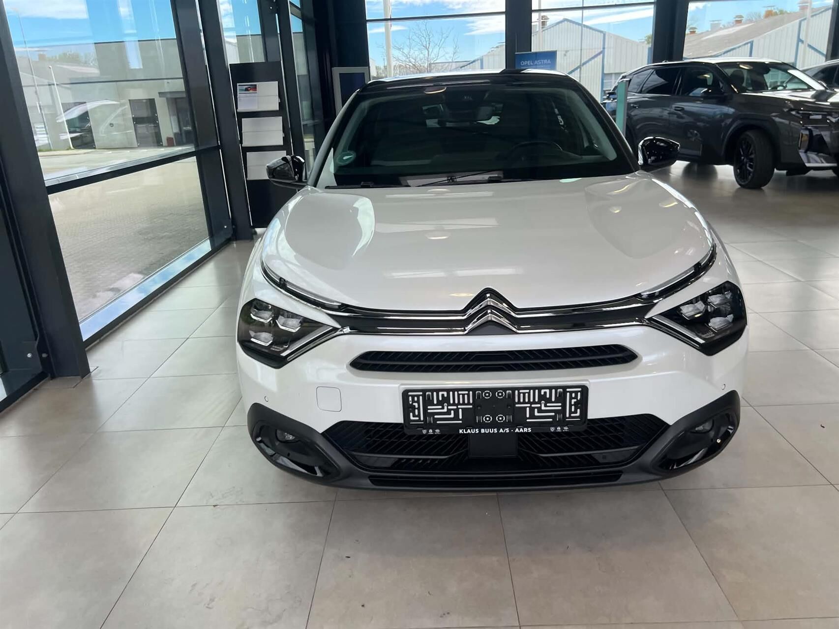 Billede af Citroën e-C4 EL Shine Ltd. 136HK 5d Aut.