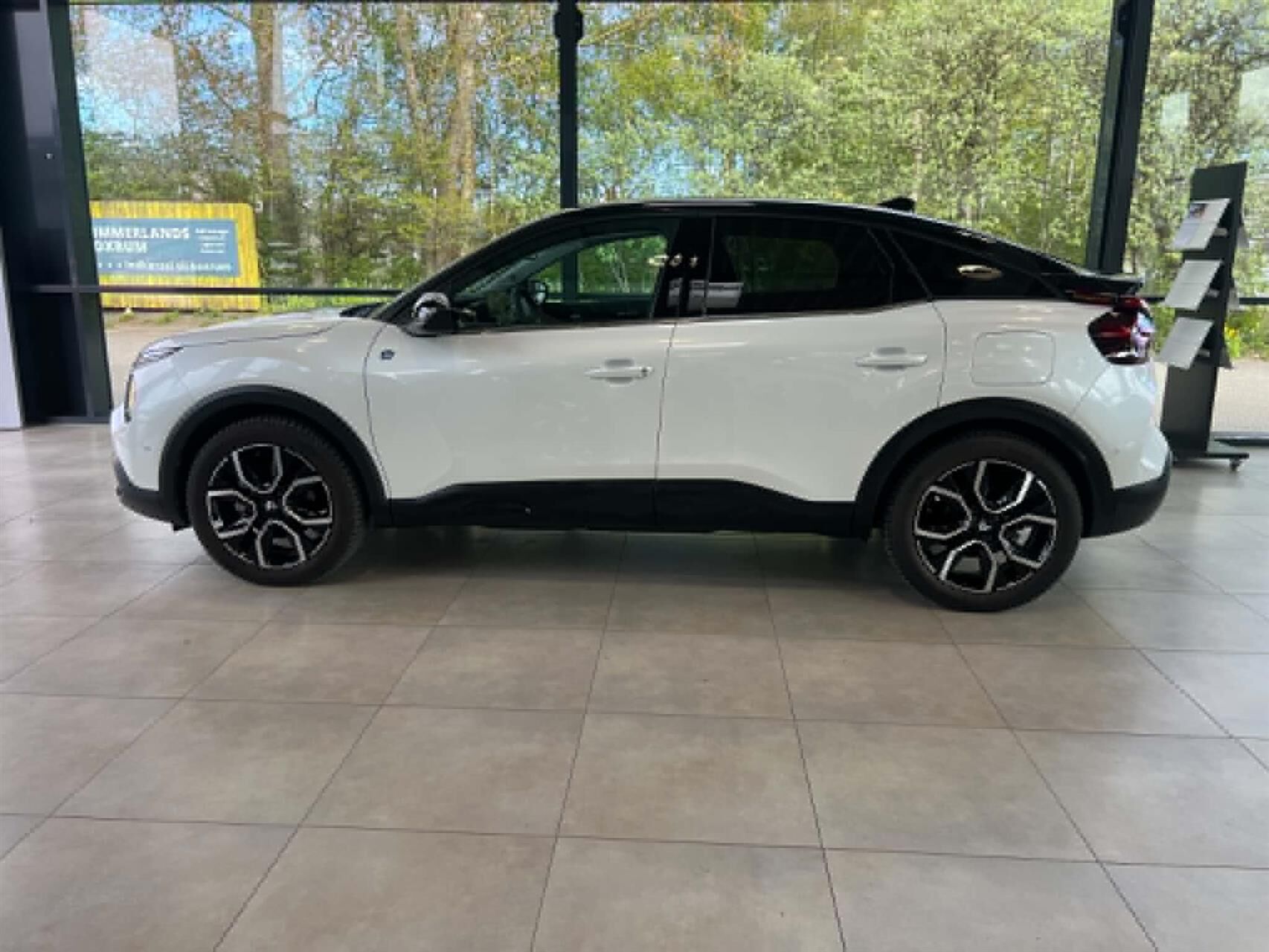 Billede af Citroën e-C4 EL Shine Ltd. 136HK 5d Aut.