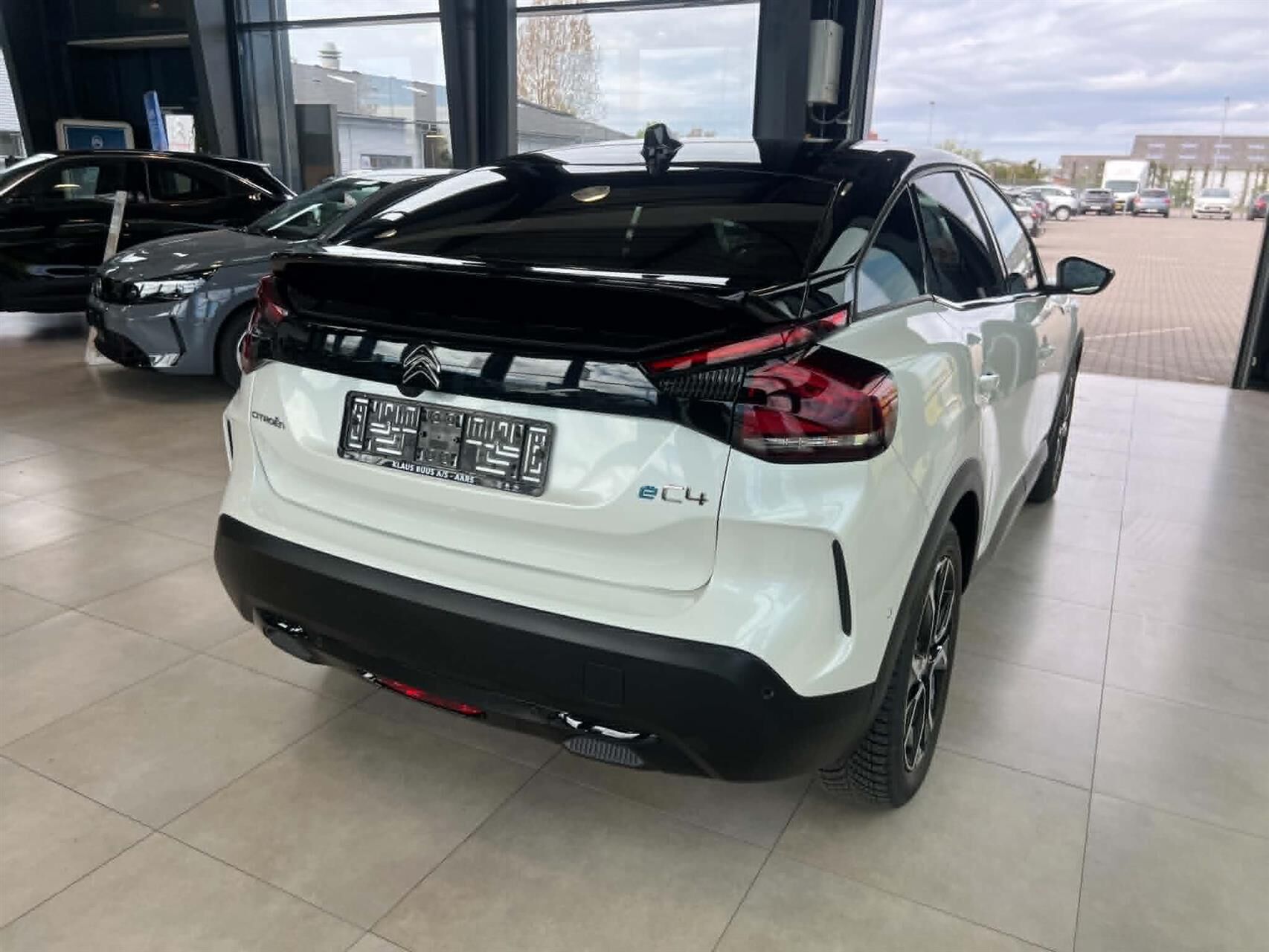 Billede af Citroën e-C4 EL Shine Ltd. 136HK 5d Aut.