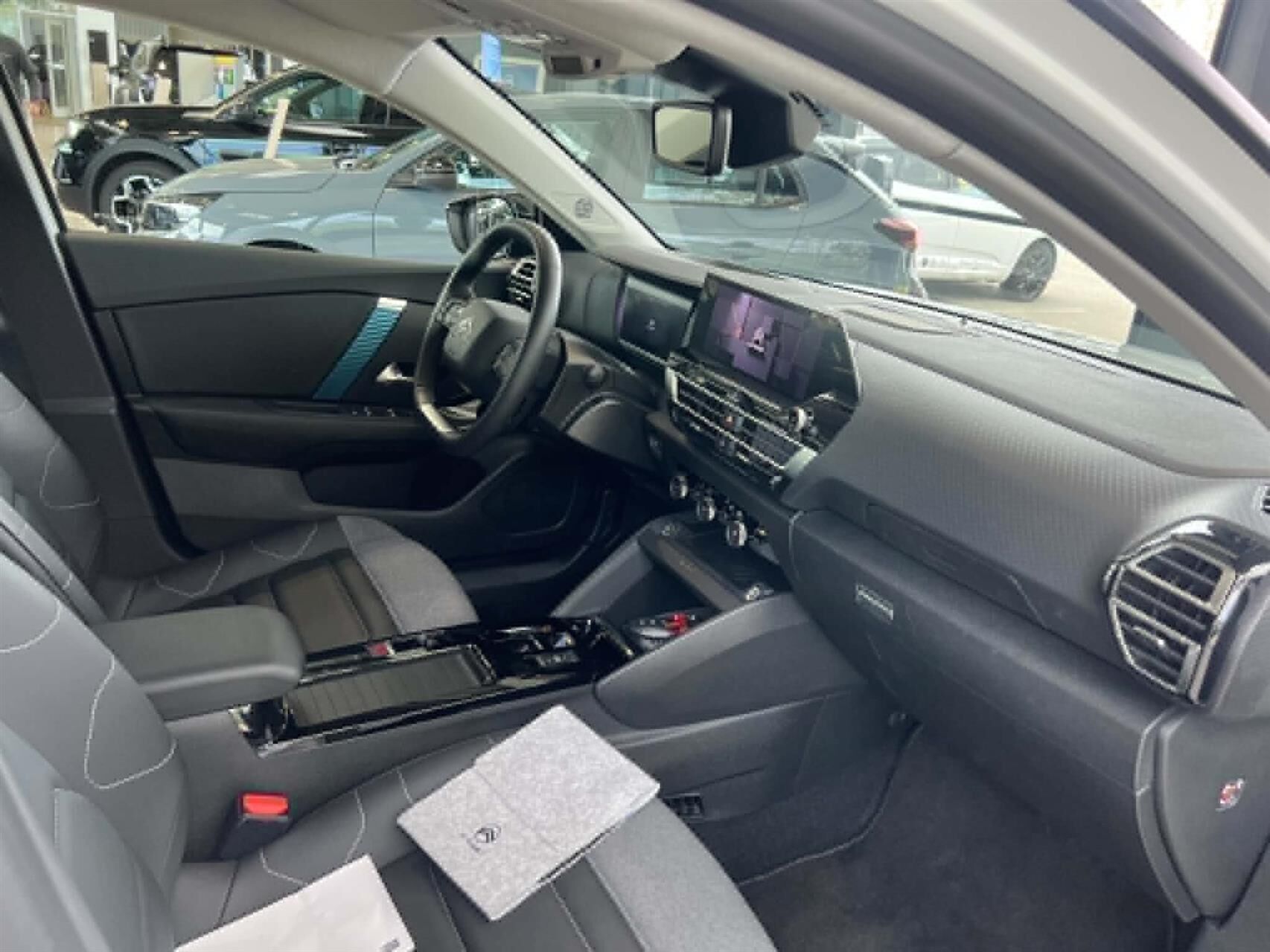 Billede af Citroën e-C4 EL Shine Ltd. 136HK 5d Aut.
