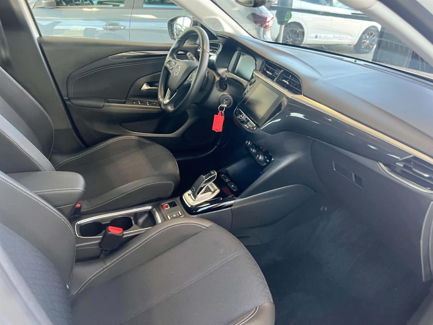 Billede af Opel Corsa 1,2 PureTech Sport EAT8 100HK 5d 8g Aut.