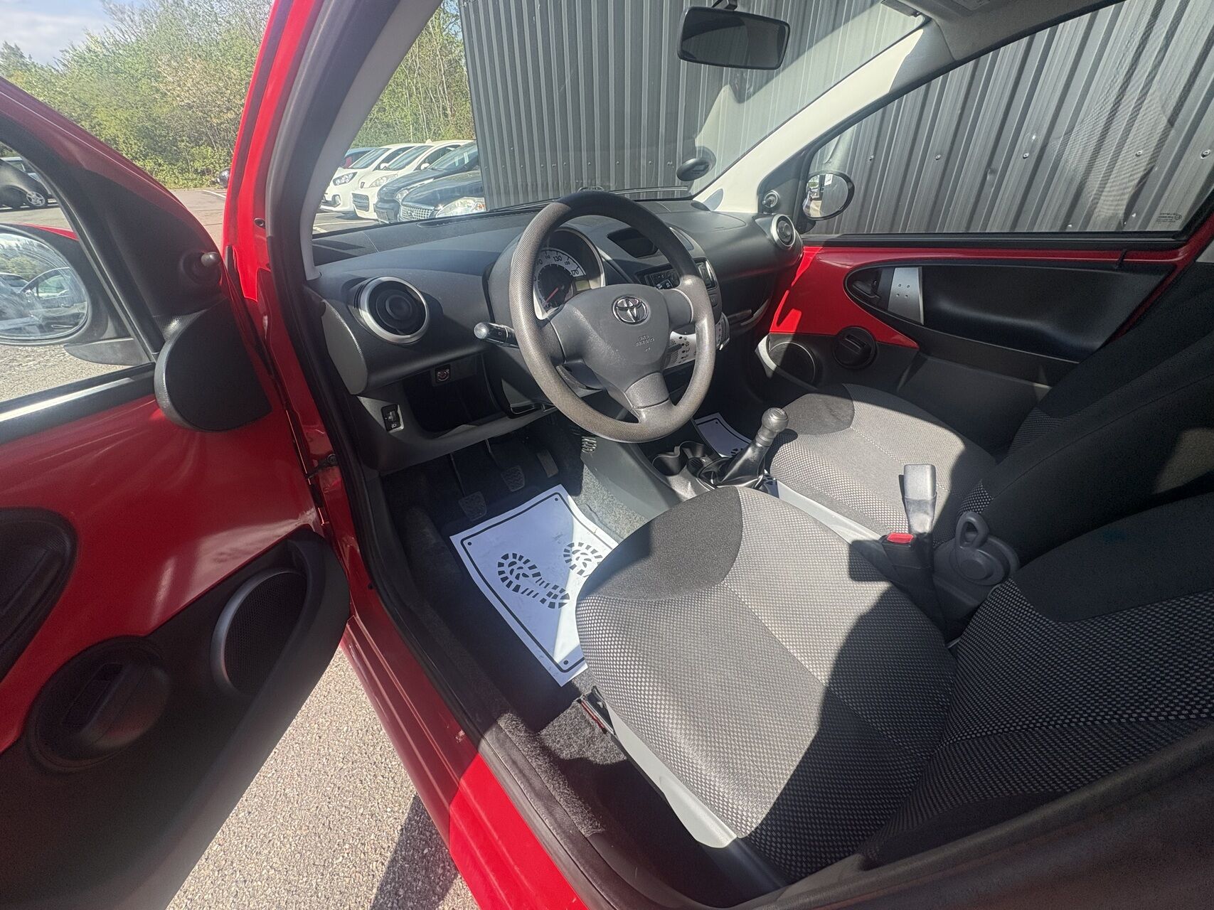 Billede af Toyota Aygo 1,0 VVT-I T2 Air Connect Comfort 68HK 5d