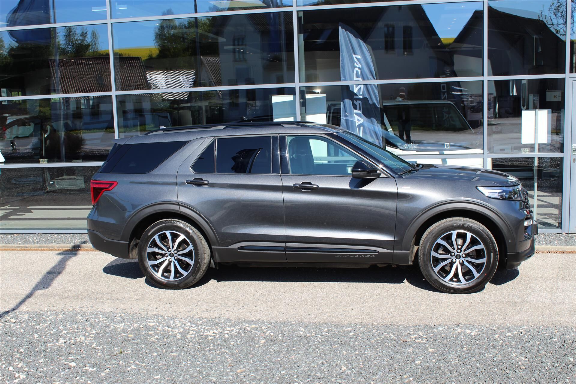 Billede af Ford Explorer 3,0 EcoBoost  Plugin-hybrid ST-Line 4WD 457HK 5d 10g Aut.