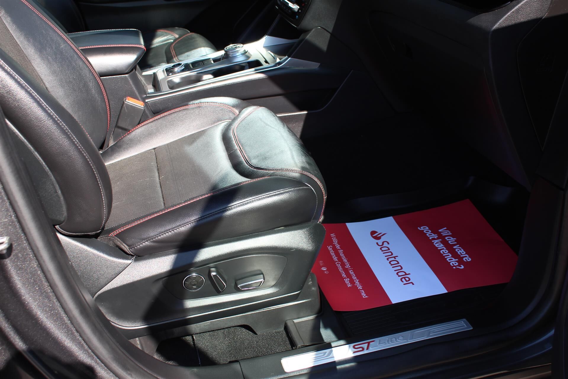 Billede af Ford Explorer 3,0 EcoBoost  Plugin-hybrid ST-Line 4WD 457HK 5d 10g Aut.