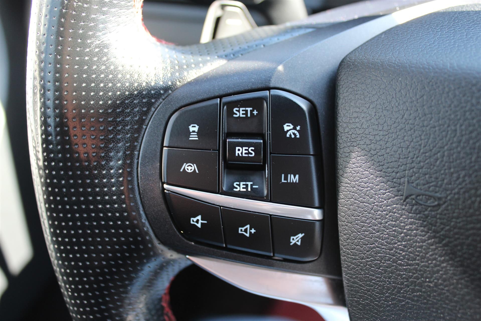 Billede af Ford Explorer 3,0 EcoBoost  Plugin-hybrid ST-Line 4WD 457HK 5d 10g Aut.