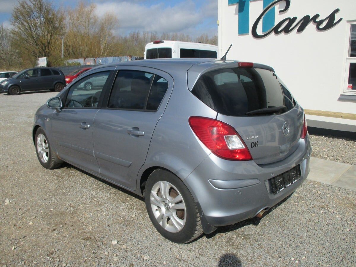 Billede af Opel Corsa 1,2 Twinport Essentia Easytronic 80HK 5d Aut.