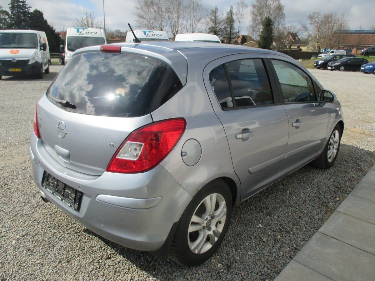 Billede af Opel Corsa 1,2 Twinport Essentia Easytronic 80HK 5d Aut.