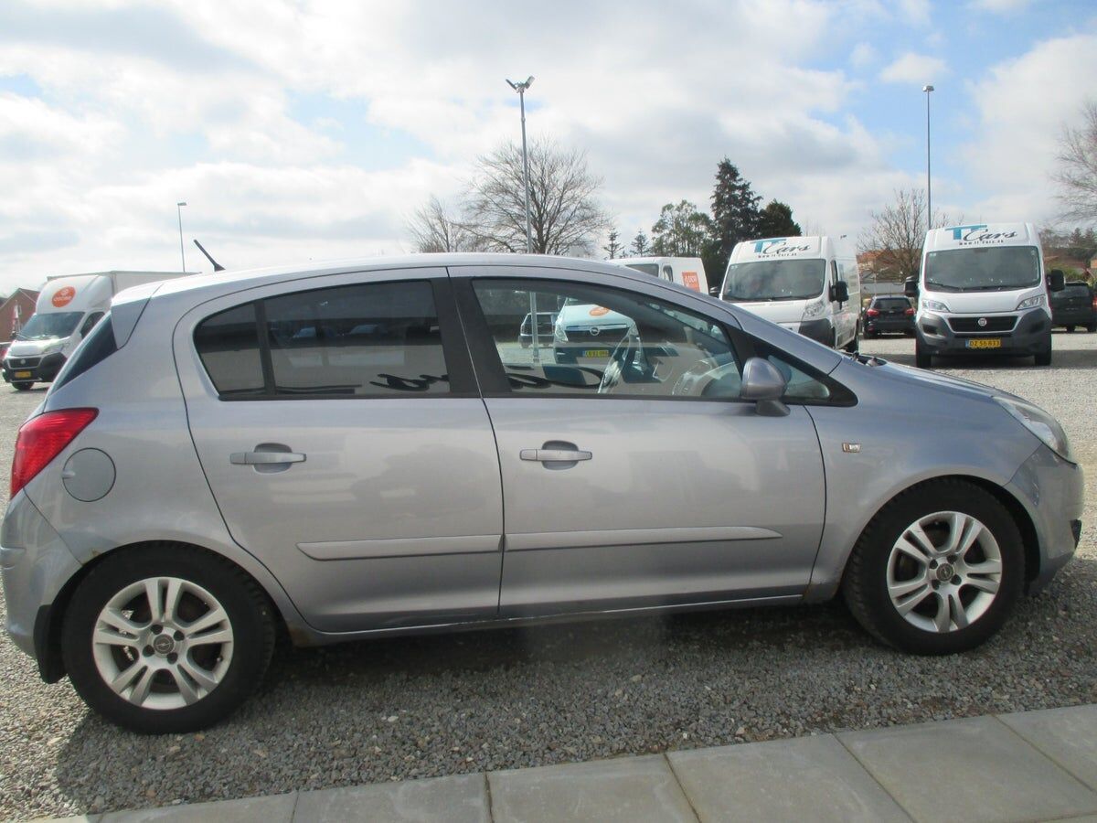 Billede af Opel Corsa 1,2 Twinport Essentia Easytronic 80HK 5d Aut.
