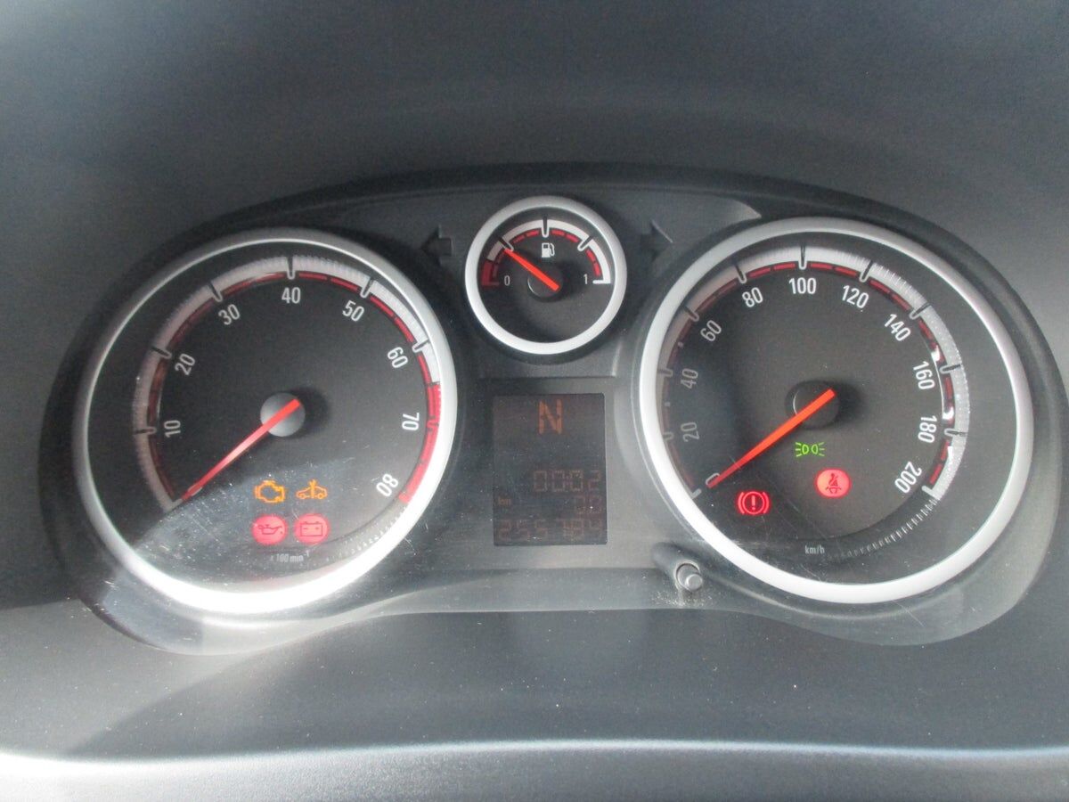 Billede af Opel Corsa 1,2 Twinport Essentia Easytronic 80HK 5d Aut.