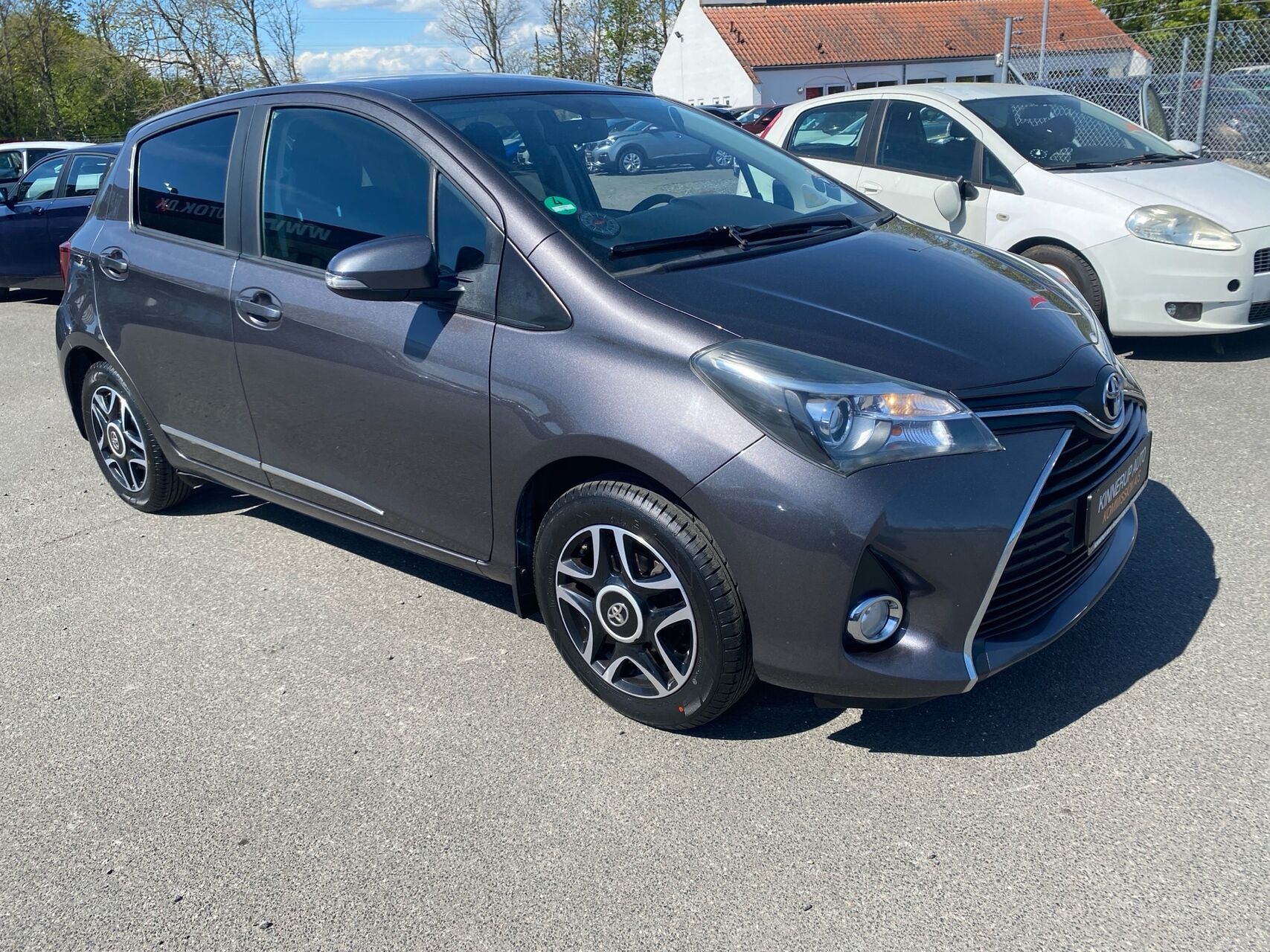 Billede af Toyota Yaris 1,3 VVT-I T2 Premium 100HK 5d 6g