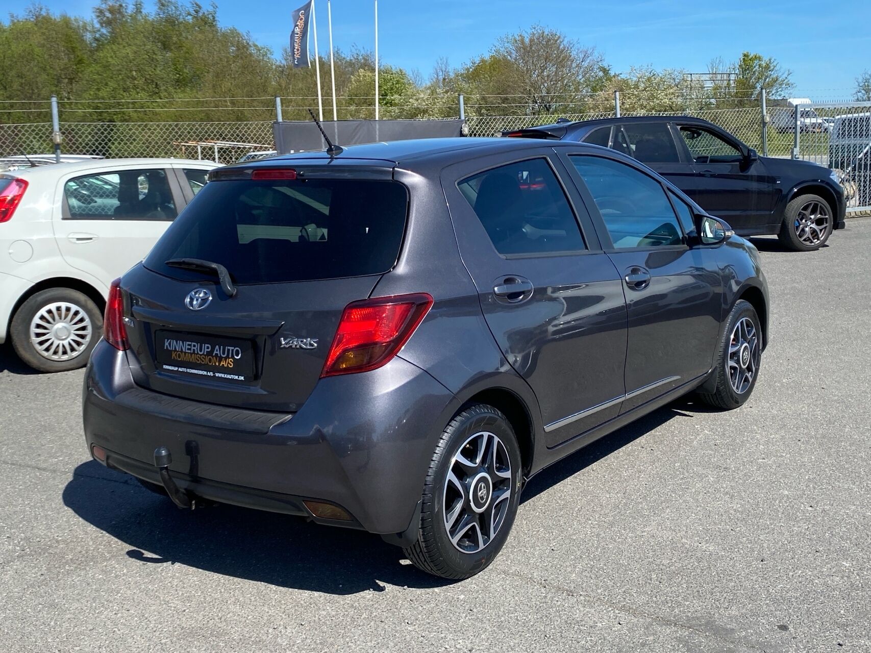 Billede af Toyota Yaris 1,3 VVT-I T2 Premium 100HK 5d 6g