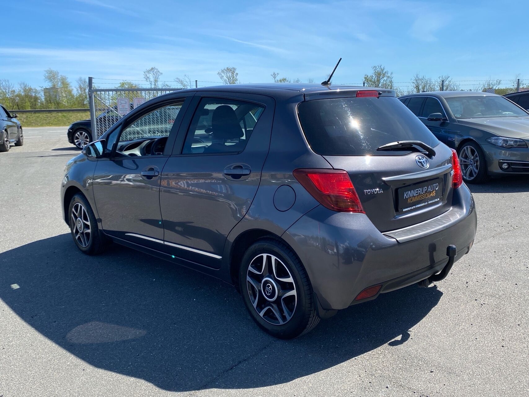 Billede af Toyota Yaris 1,3 VVT-I T2 Premium 100HK 5d 6g