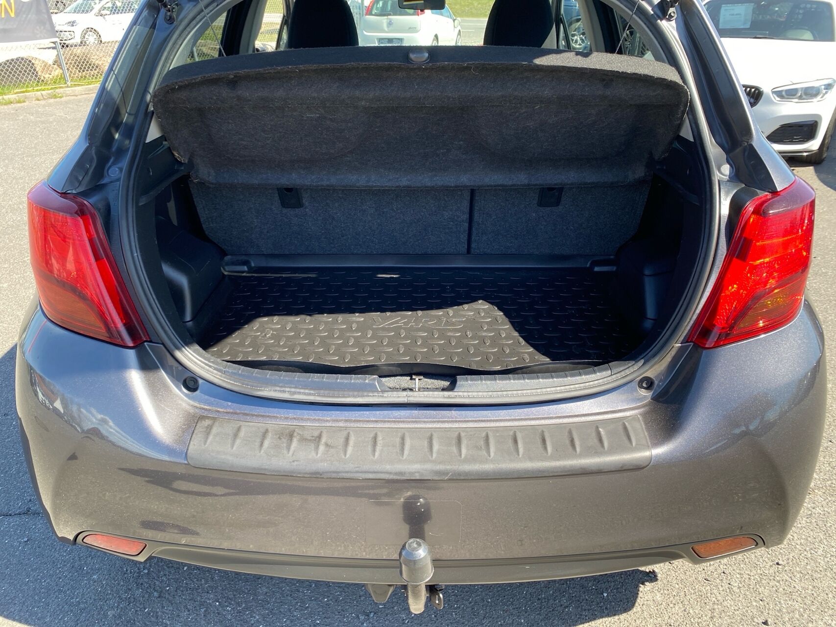 Billede af Toyota Yaris 1,3 VVT-I T2 Premium 100HK 5d 6g