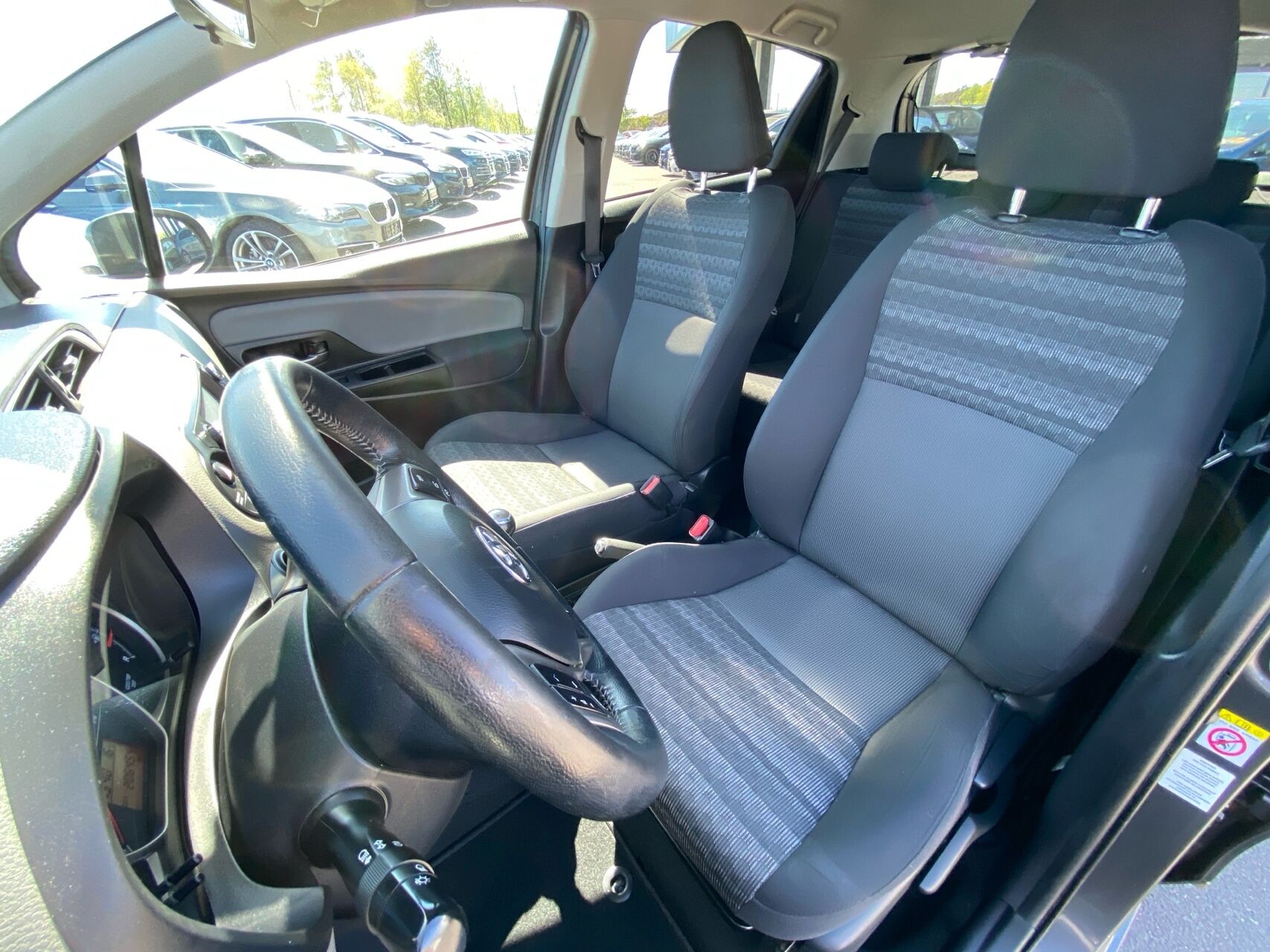Billede af Toyota Yaris 1,3 VVT-I T2 Premium 100HK 5d 6g