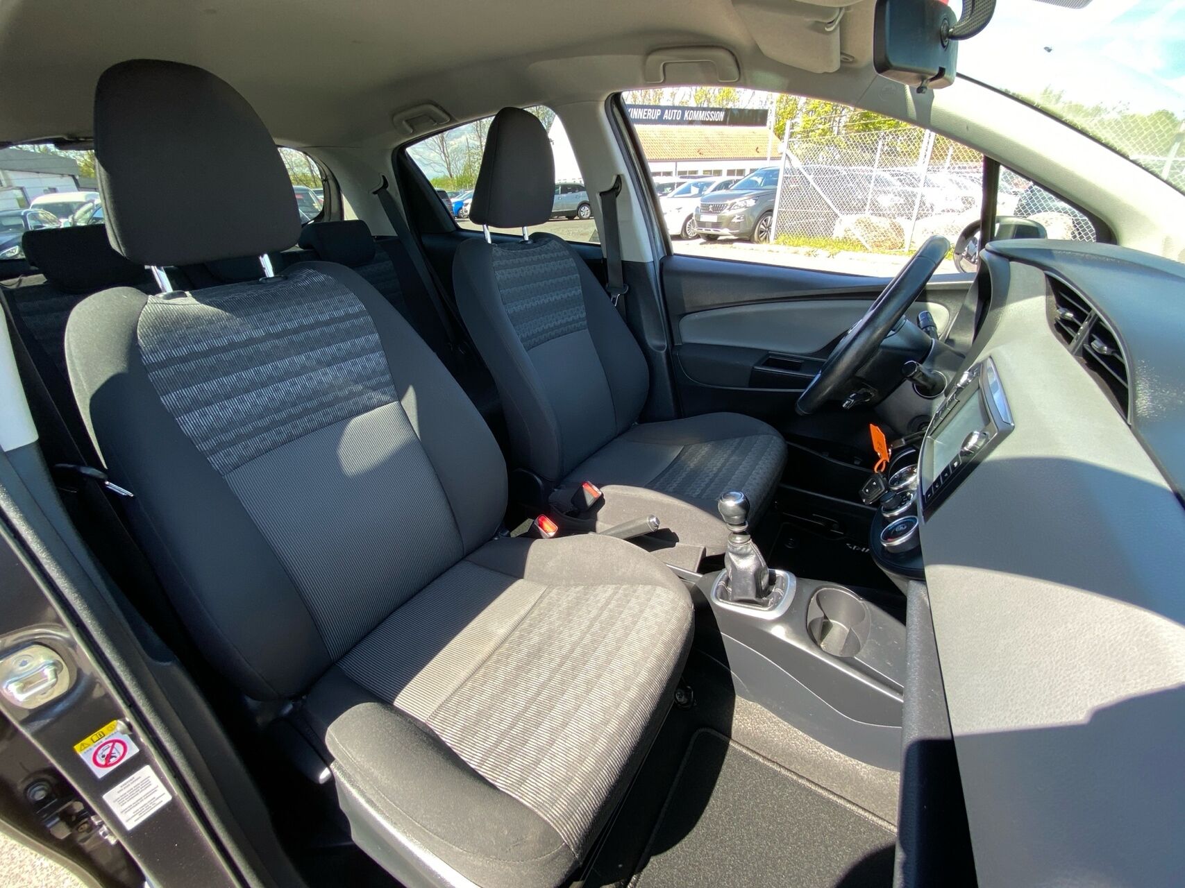 Billede af Toyota Yaris 1,3 VVT-I T2 Premium 100HK 5d 6g