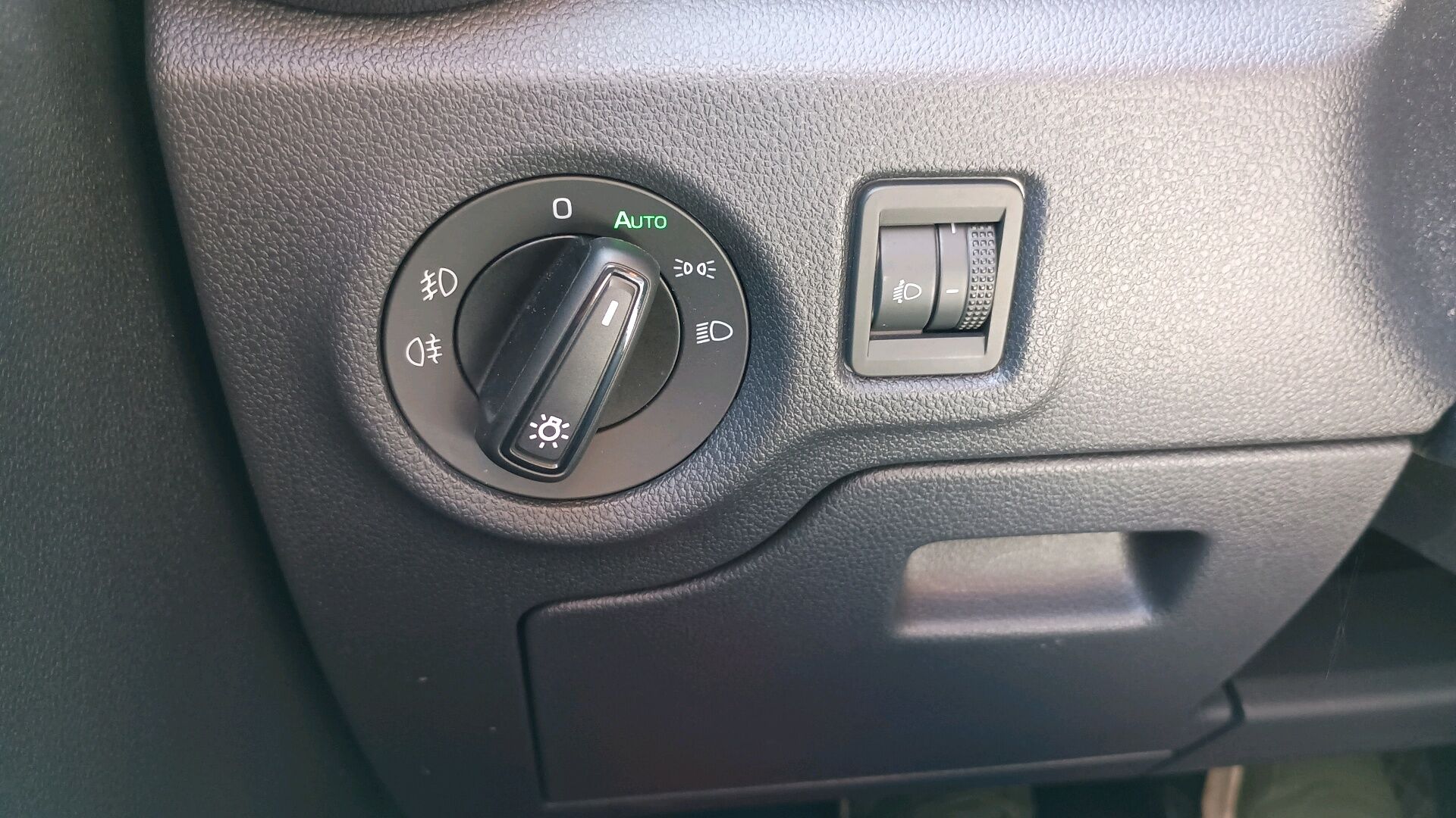 Billede af Skoda Fabia 1,0 MPI Essence 80HK 5d