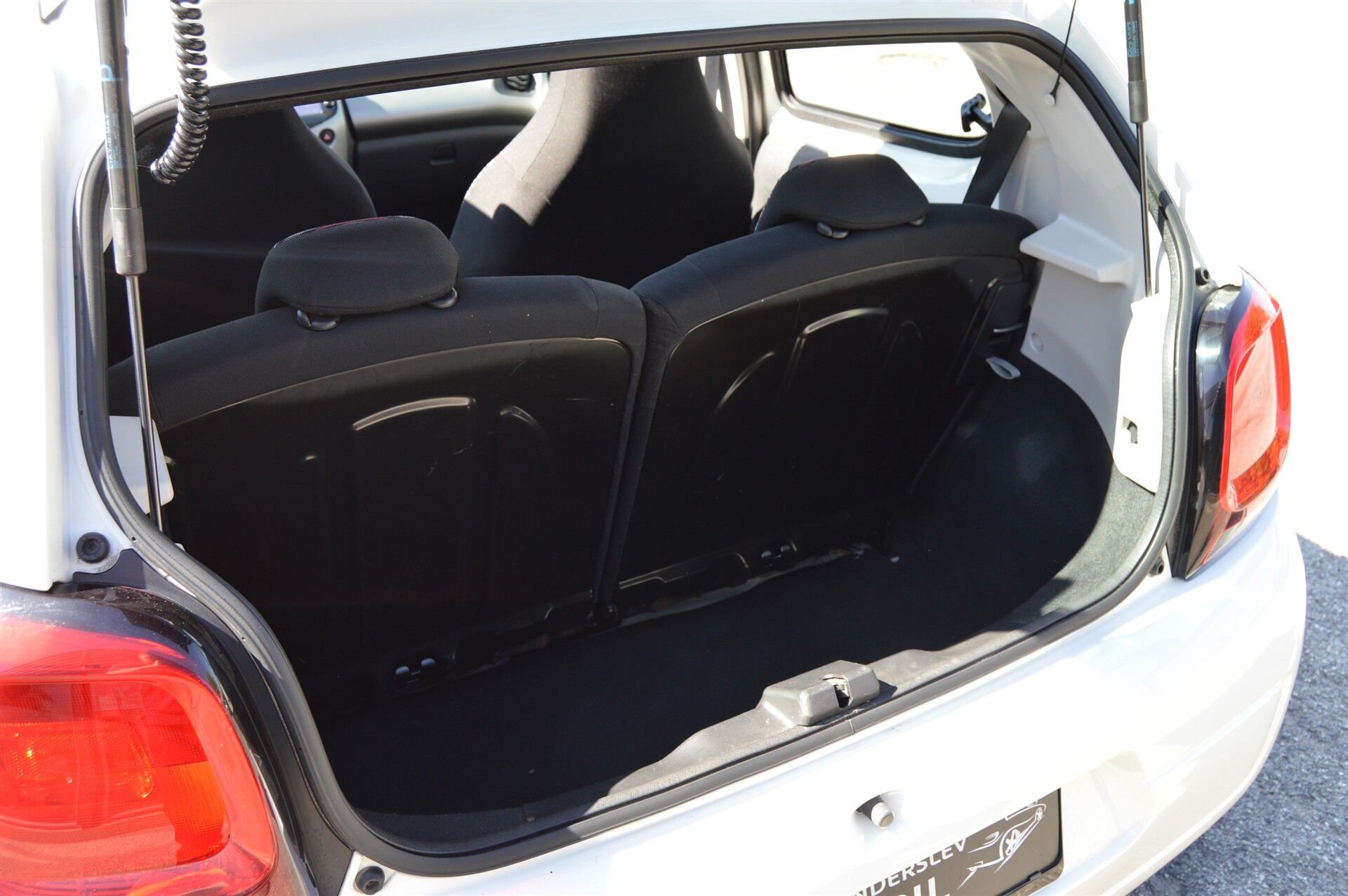 Billede af Citroën C1 1,0 VTi Funky Airscape start/stop 68HK 5d