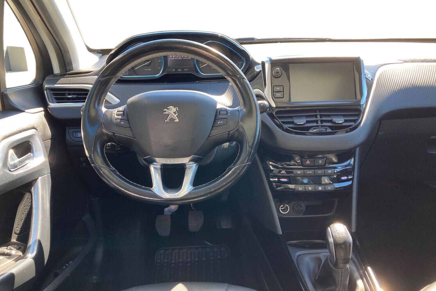 Billede af Peugeot 2008 1,2 e-THP Desire Sky 110HK 5d