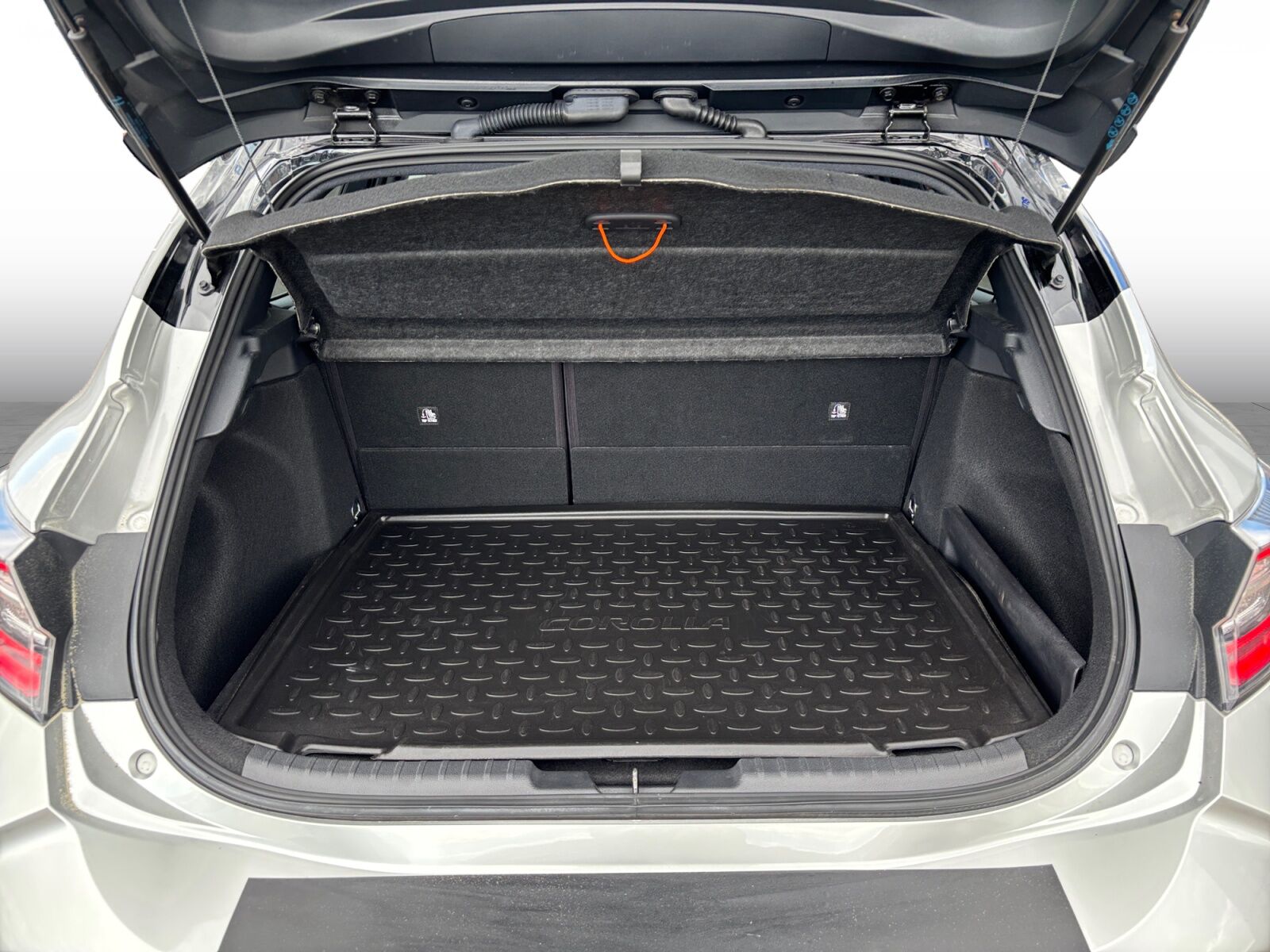 Billede af Toyota Corolla 2,0 Hybrid H3 Premium E-CVT 180HK 5d 6g Aut.