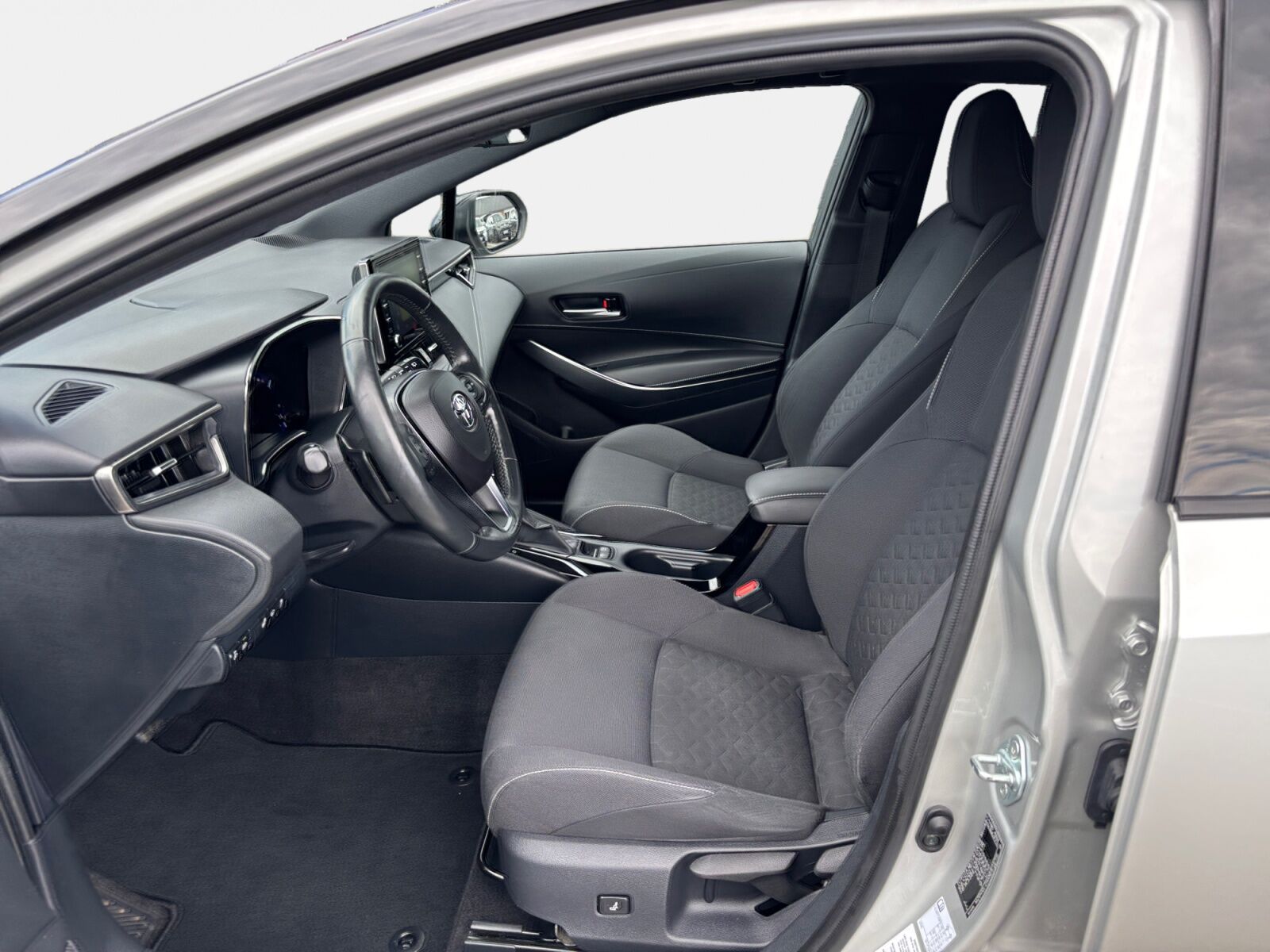 Billede af Toyota Corolla 2,0 Hybrid H3 Premium E-CVT 180HK 5d 6g Aut.