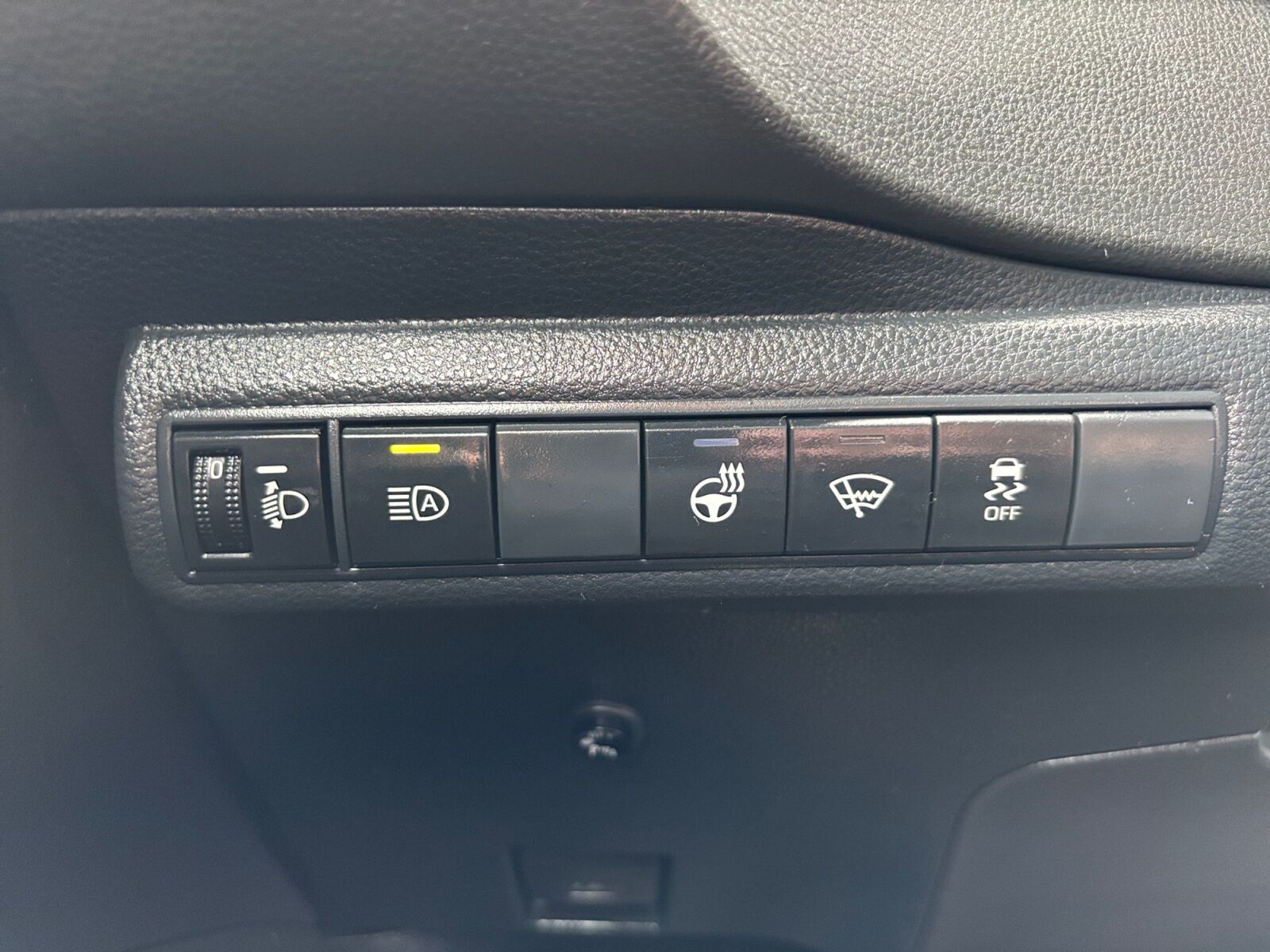 Billede af Toyota Corolla 2,0 Hybrid H3 Premium E-CVT 180HK 5d 6g Aut.