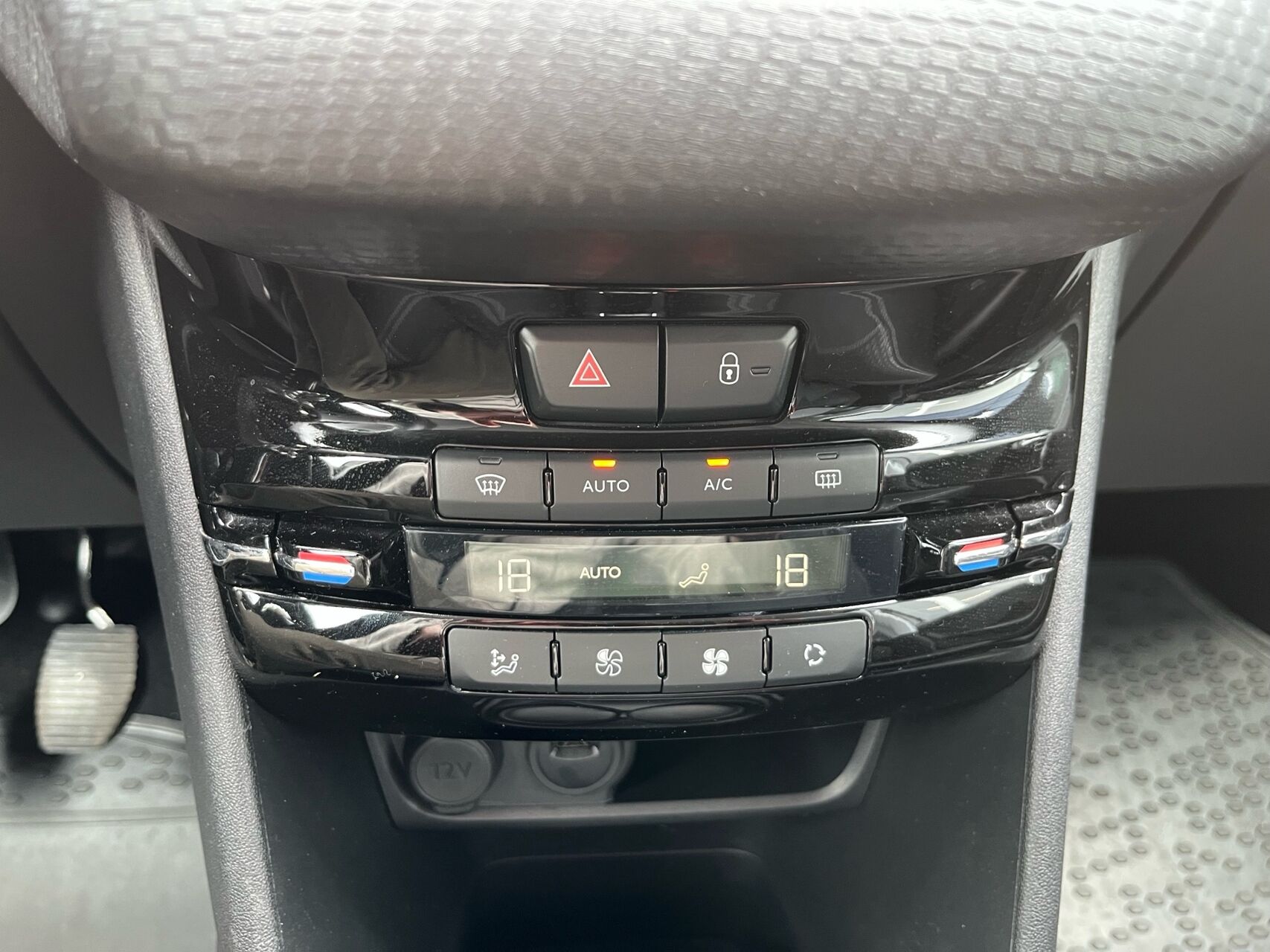 Billede af Peugeot 208 1,5 BlueHDi Prestige 100HK 5d