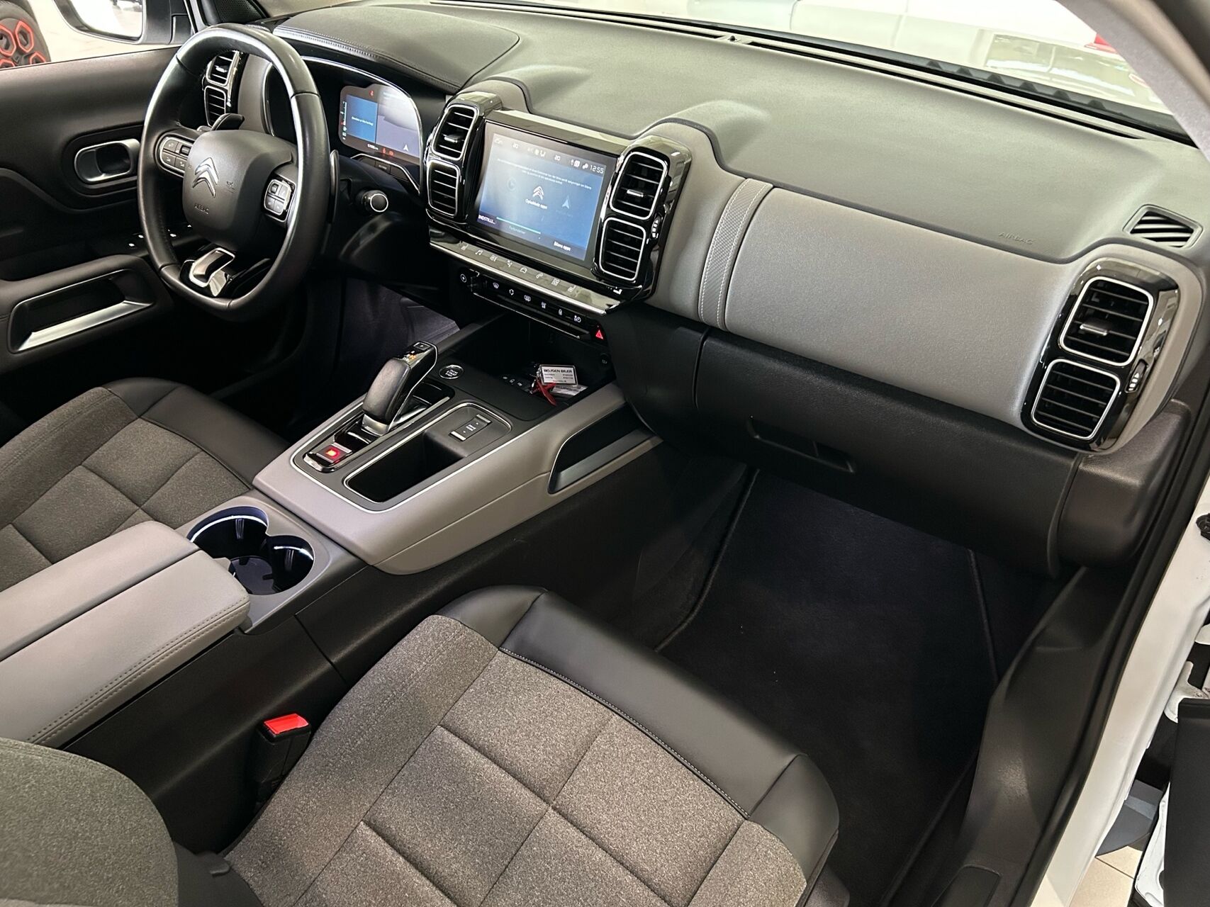 Billede af Citroën C5 Aircross 1,6 Plugin-hybrid Iconic EAT8 225HK 5d 8g Aut.