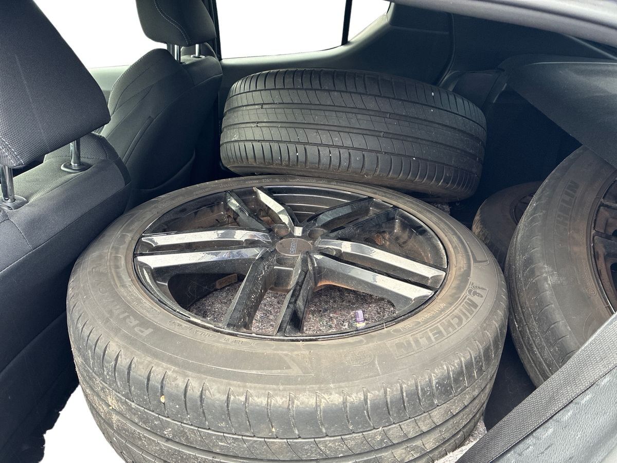 Billede af Toyota C-HR 1,8 Hybrid C-LUB Premium Multidrive S 122HK 5d Aut.