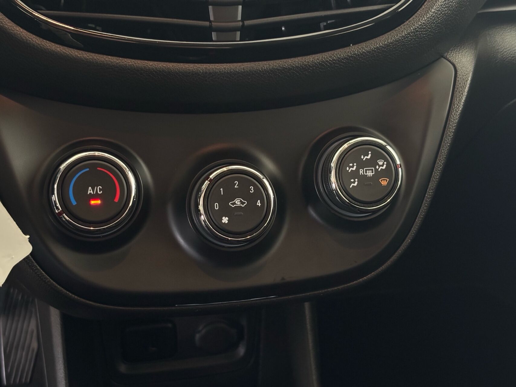 Billede af Opel Karl 1,0 Rocks 75HK 5d
