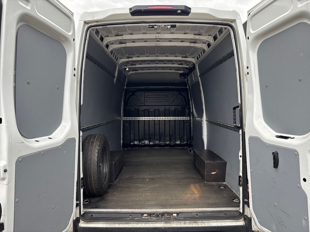 Billede af Iveco Daily 35S21 12m3 3,0 D Hi-Matic 210HK Van 8g Aut.