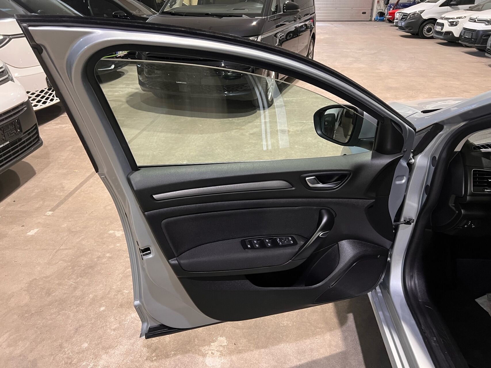 Billede af Renault Mégane Sport Tourer 1,3 TCE Zen EDC 140HK Stc 7g Aut.