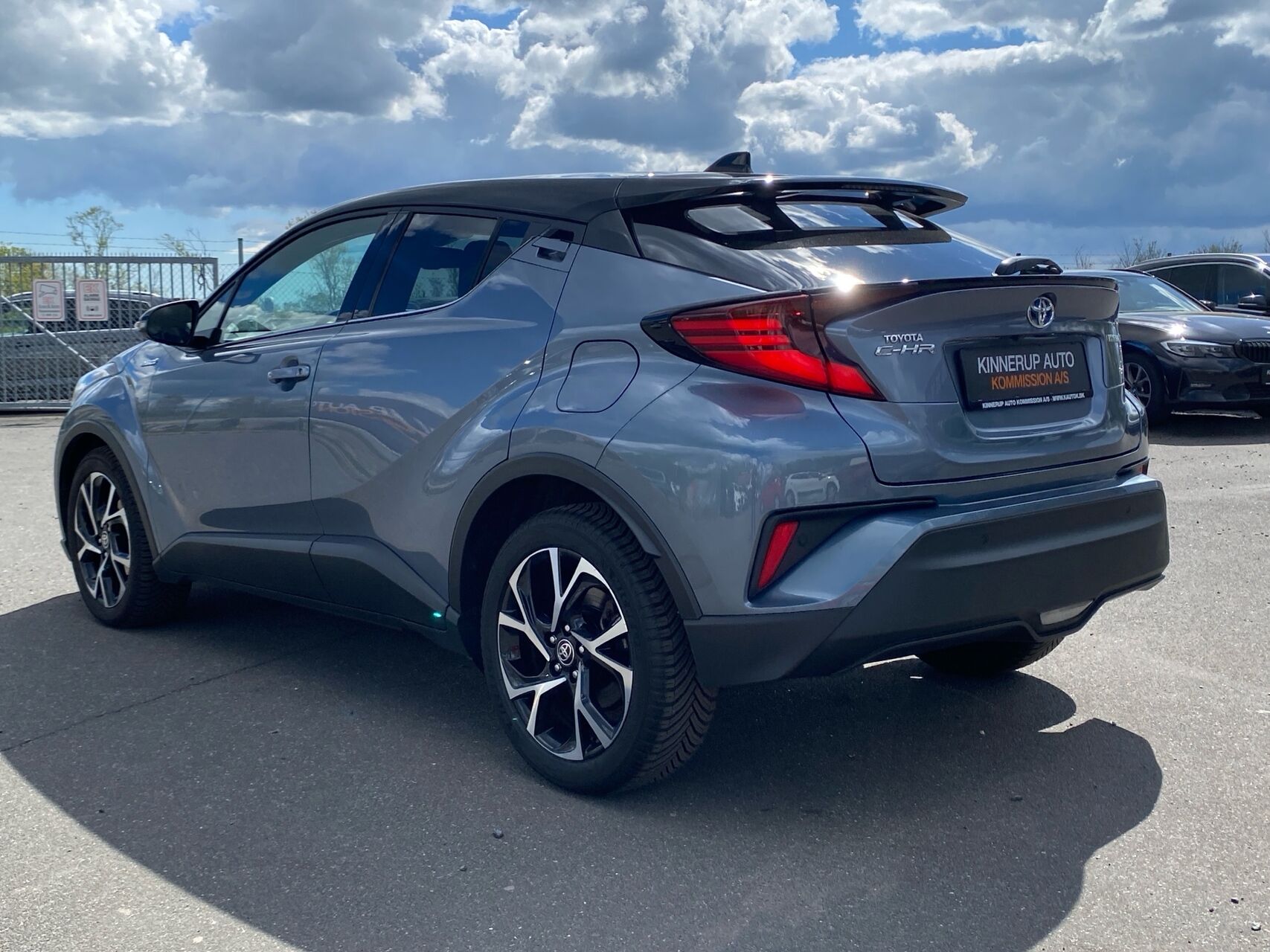 Billede af Toyota C-HR 1,8 Hybrid C-LUB Premium Multidrive S 122HK 5d Aut.