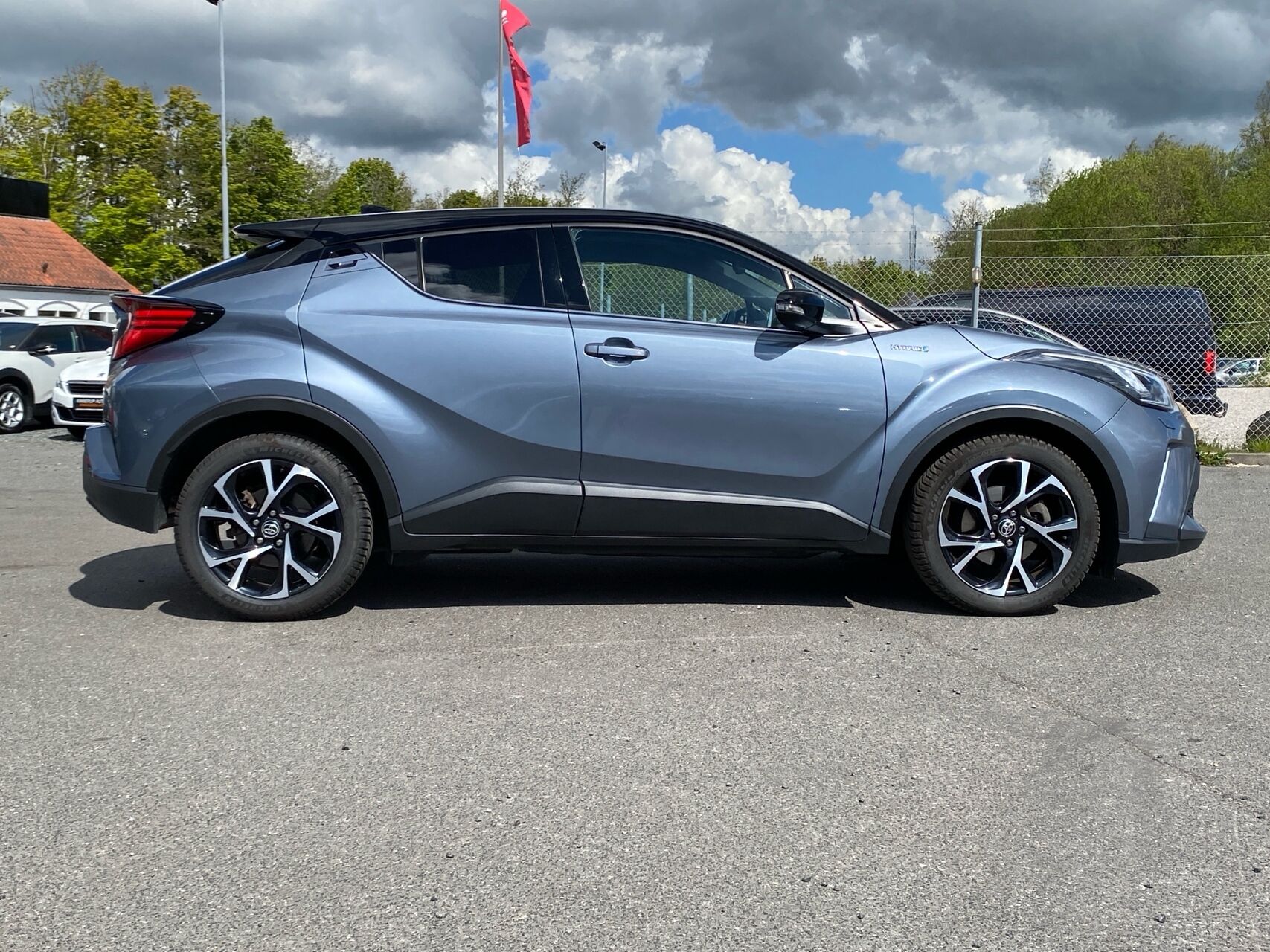 Billede af Toyota C-HR 1,8 Hybrid C-LUB Premium Multidrive S 122HK 5d Aut.