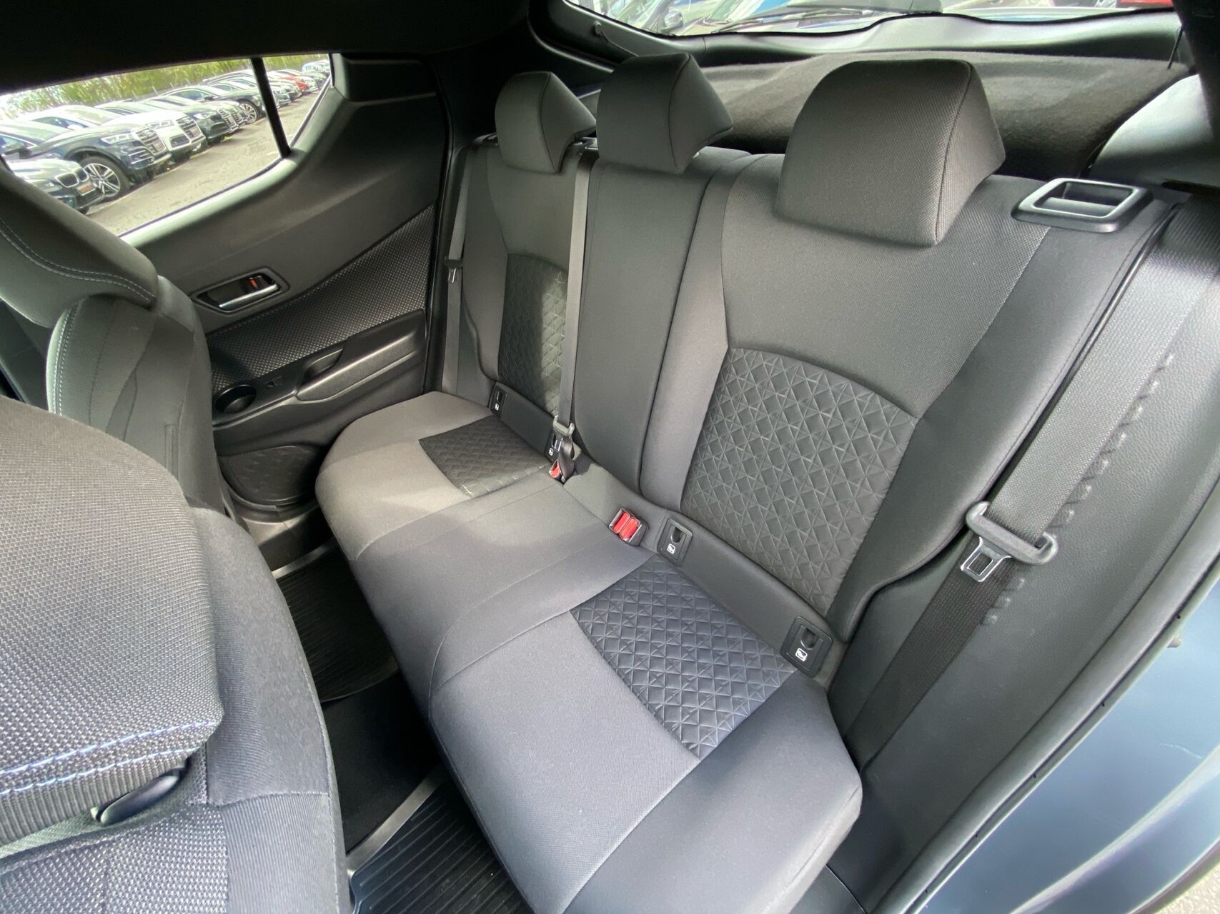 Billede af Toyota C-HR 1,8 Hybrid C-LUB Premium Multidrive S 122HK 5d Aut.