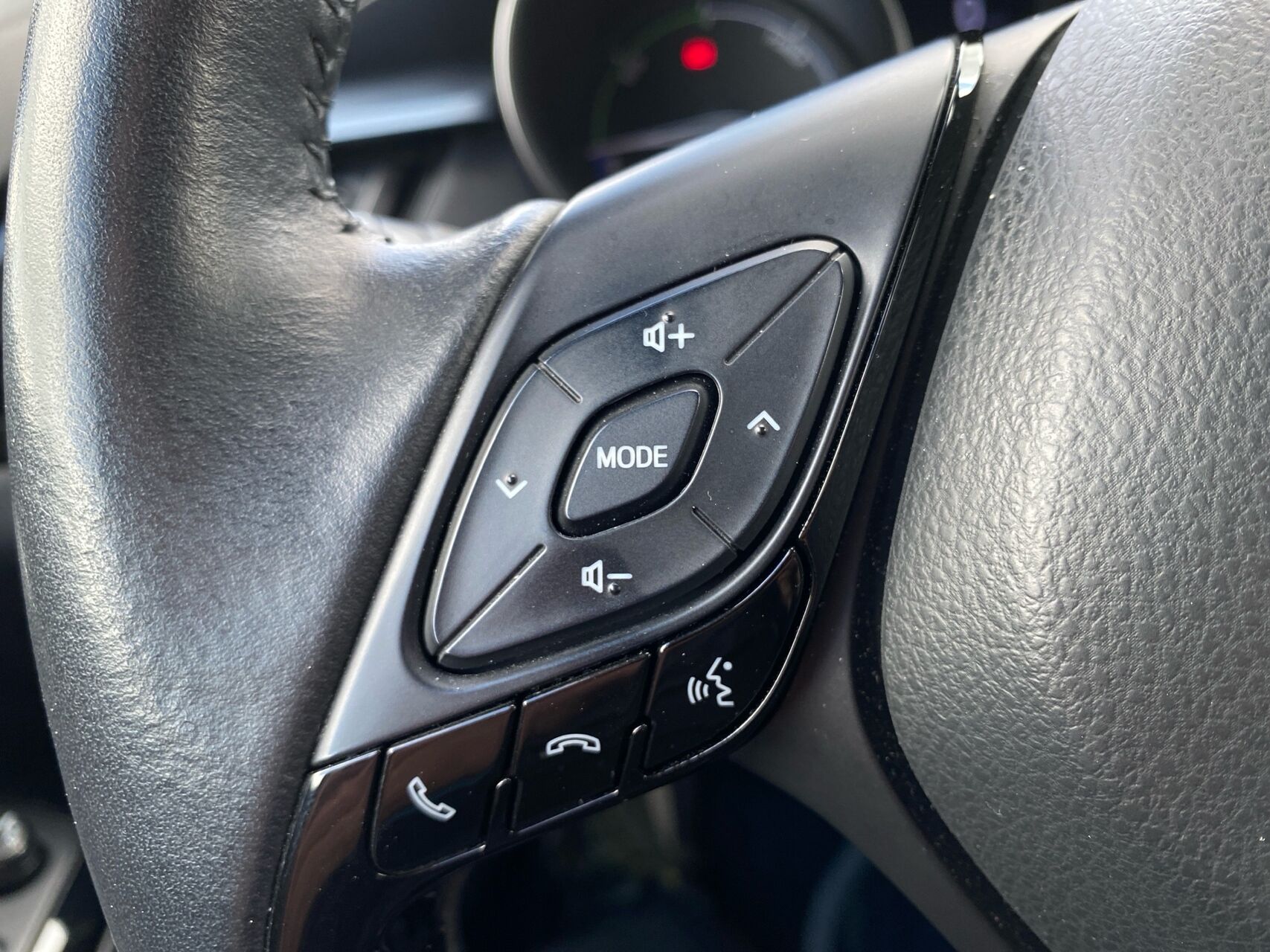 Billede af Toyota C-HR 1,8 Hybrid C-LUB Premium Multidrive S 122HK 5d Aut.