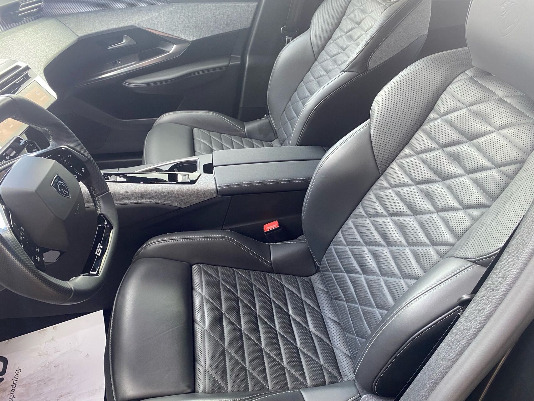 Billede af Peugeot e-3008 EL GT Pack 210HK 5d Aut.