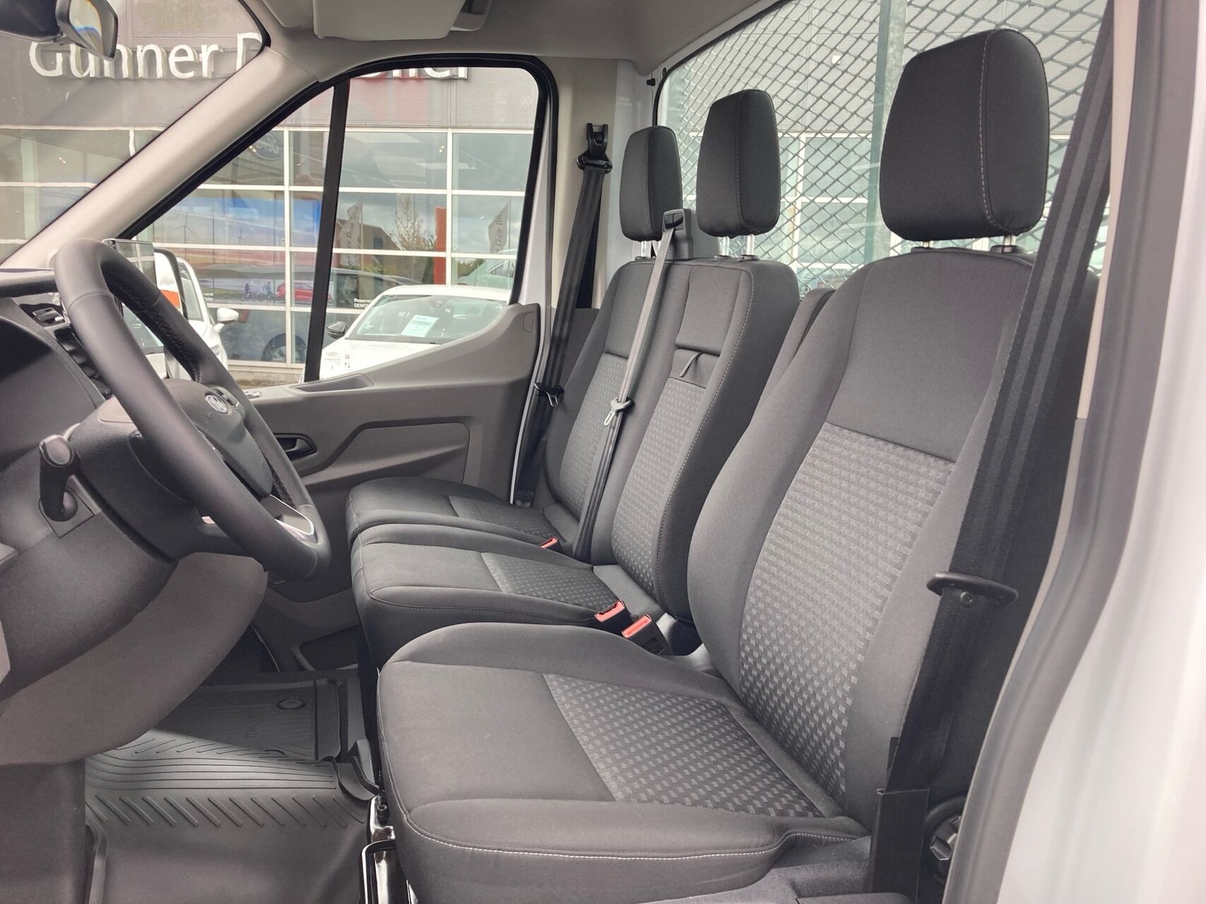 Billede af Ford Transit 350 L3H1 2,0 TDCI HDT Trend RWD 165HK Ladv./Chas. 10g Aut.