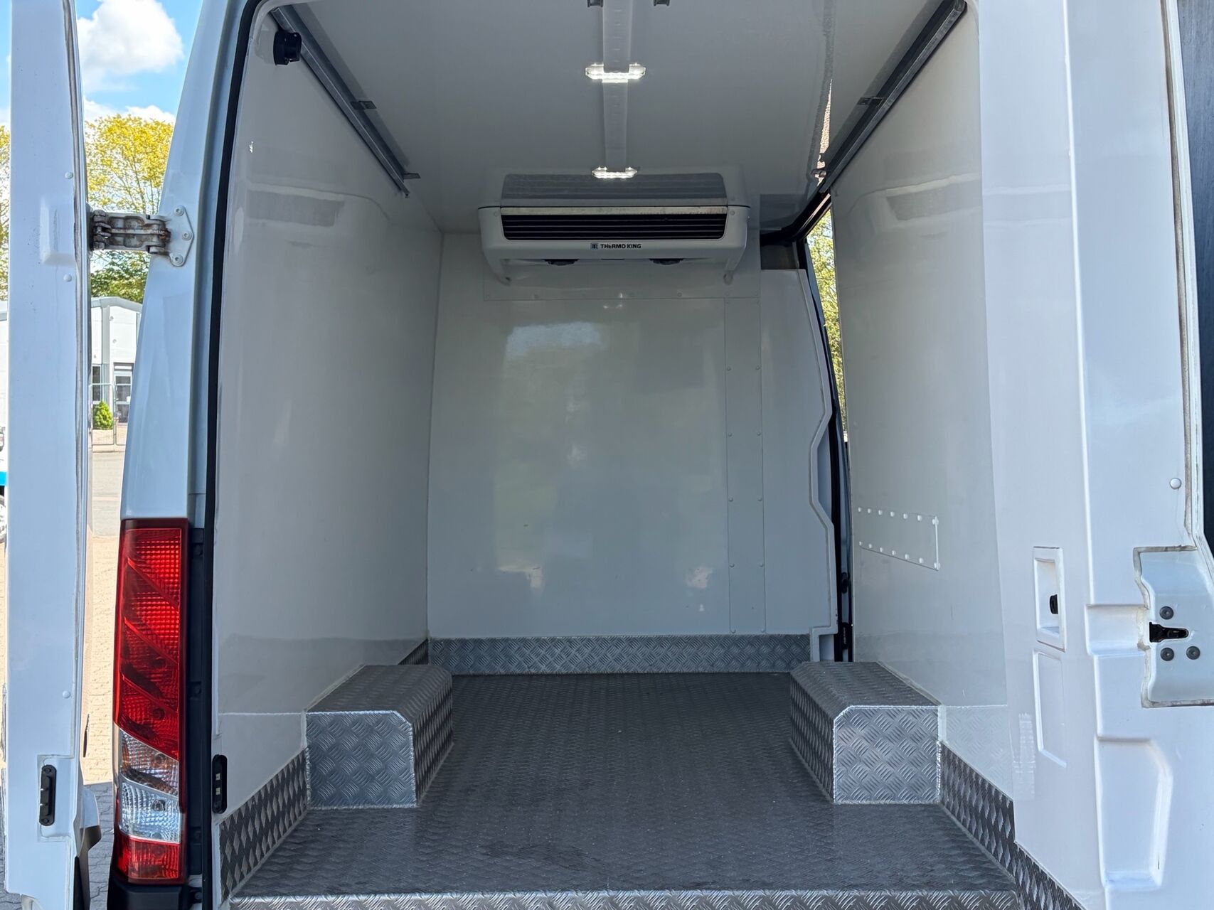 Billede af Iveco Daily 35C18 12m3 3,0 D 180HK Van 8g Aut.