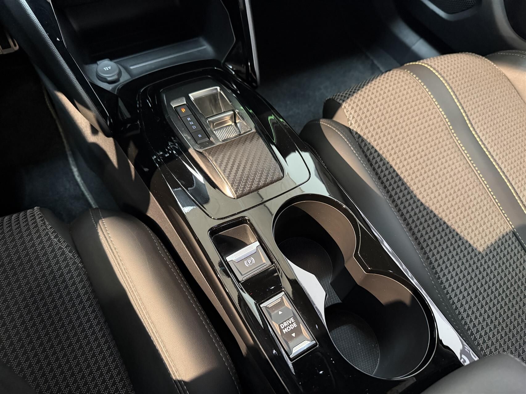 Billede af Peugeot e-2008 EL GT 136HK 5d Aut.