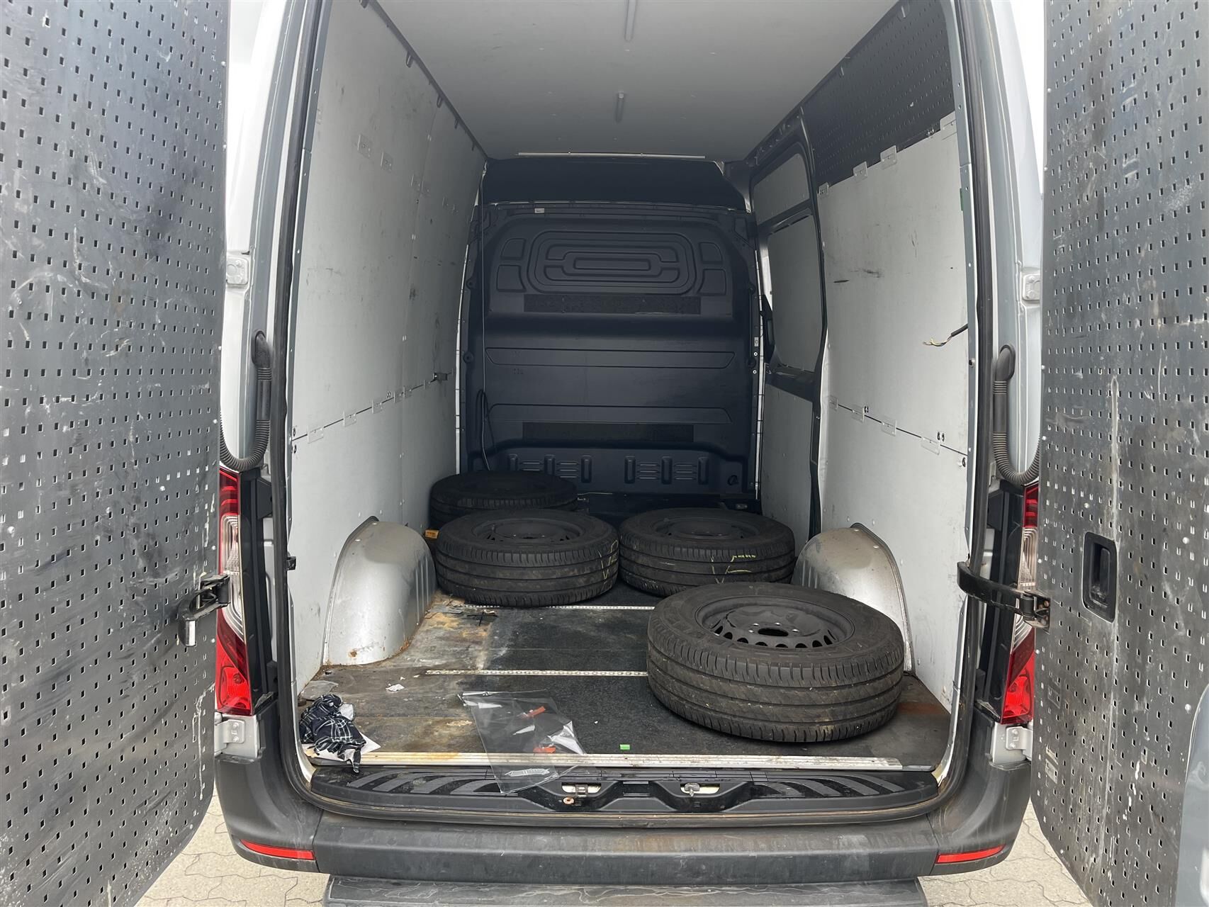 Billede af Mercedes-Benz Sprinter 319 3,0 CDI A2 H2 RWD 7G-Tronic 190HK Van 7g Aut.